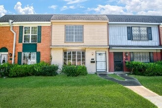 Building Photo - 6111 Fondren Rd Building Photo - 6111 Fondren Rd