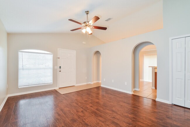 Building Photo - 3889 Arborvitae Way