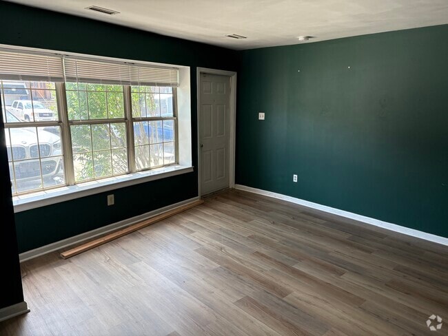 Building Photo - 203 Rock St