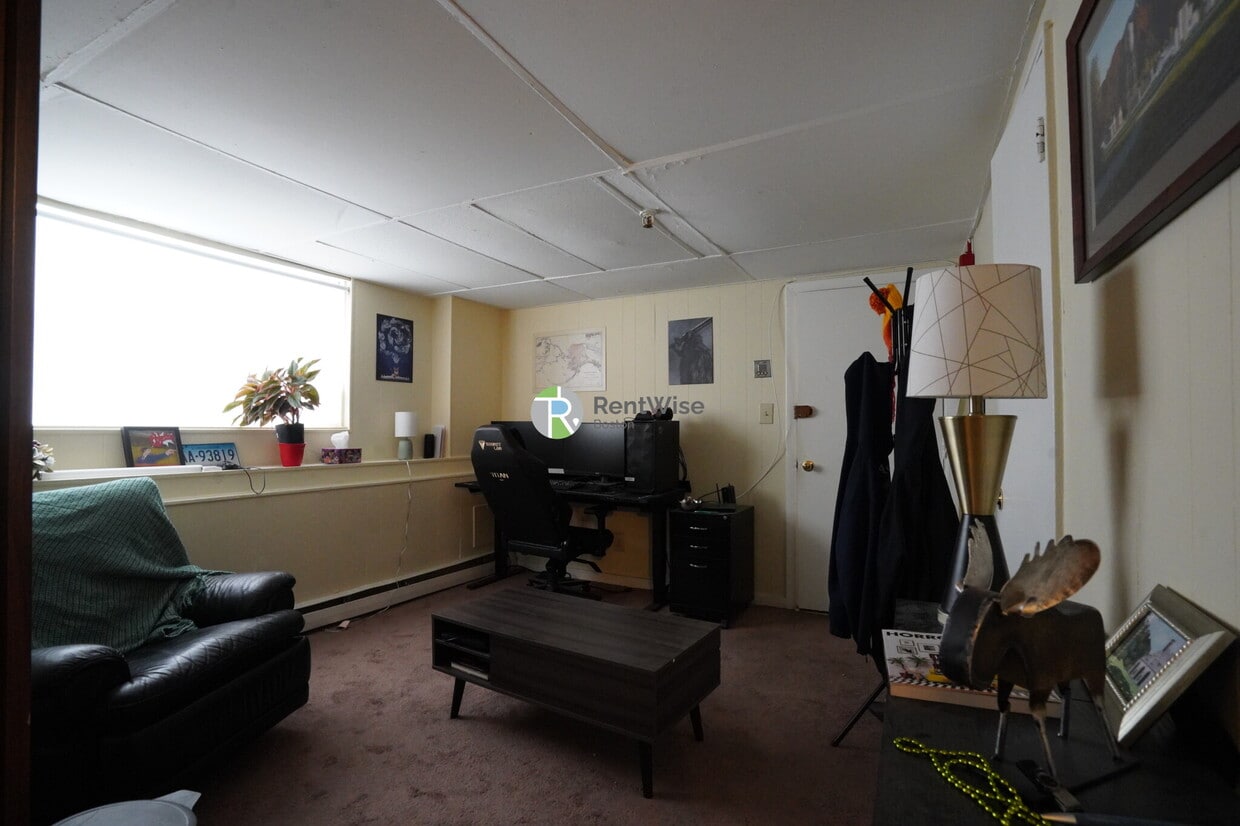 Primary Photo - 216c South St