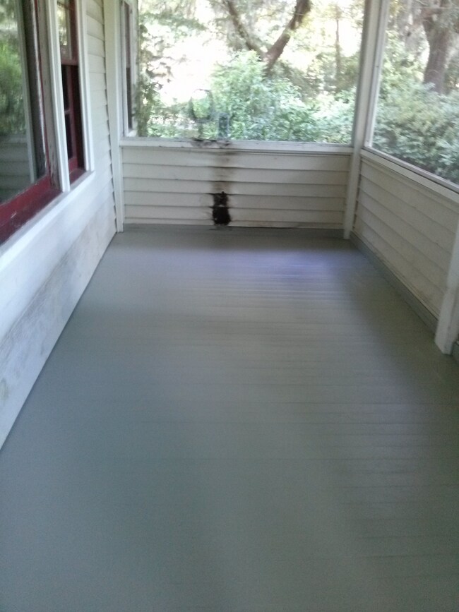 Building Photo - 10658 Iowa Ave