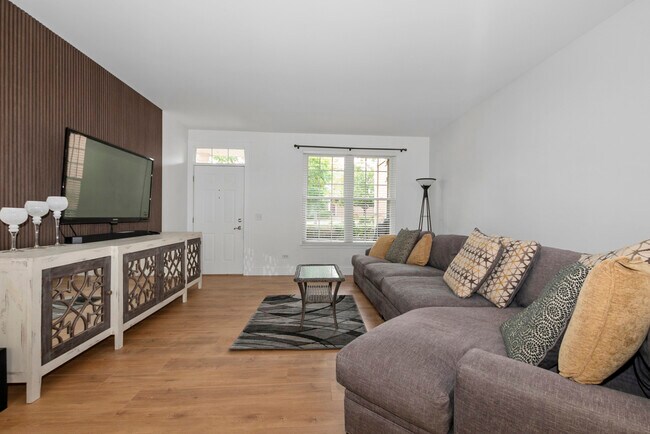 Foto del edificio - 8120 Concord Ln