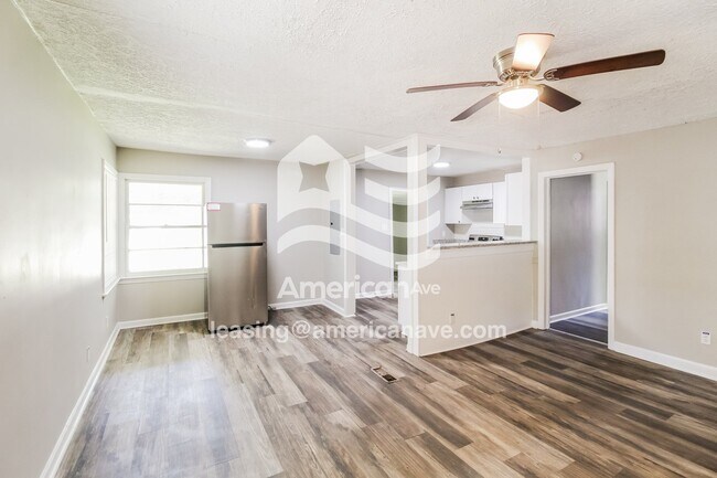 Foto del edificio - 4231 Searcy St