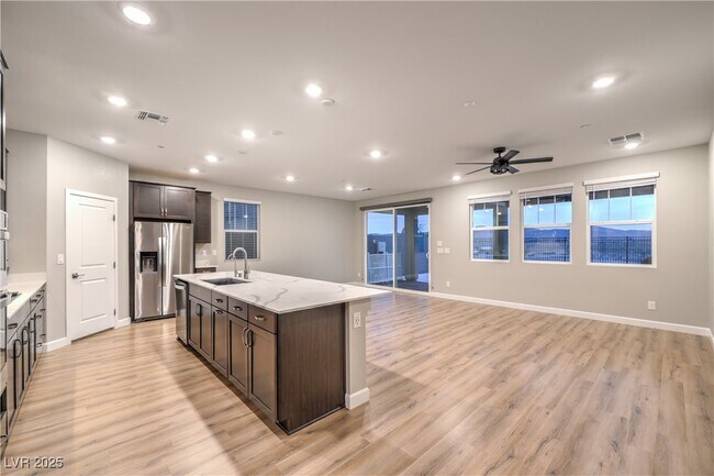 Building Photo - 2457 Padulle Pl