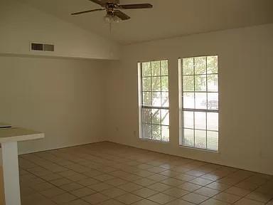 Foto del edificio - 4632 Jenkins Cir