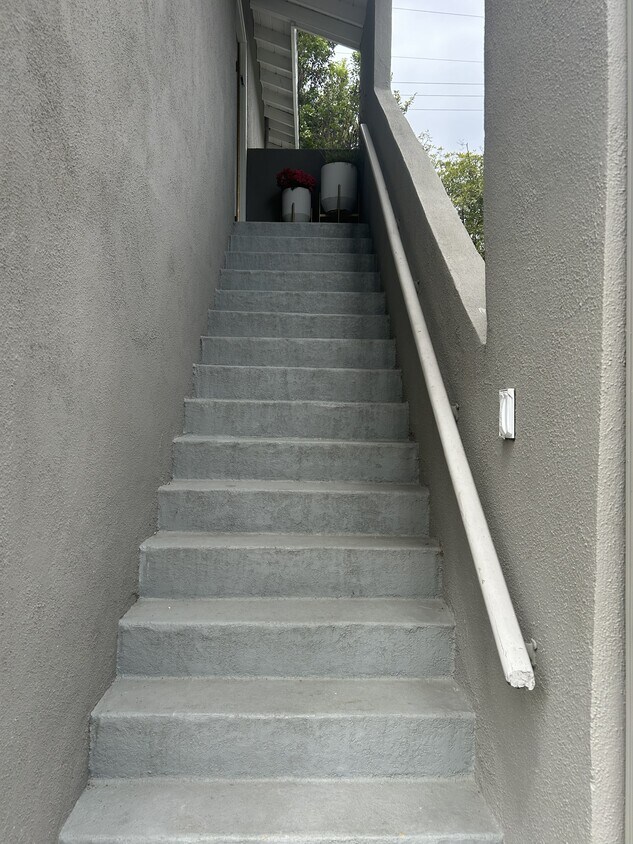 Building Photo - 4243 Teesdale Ave