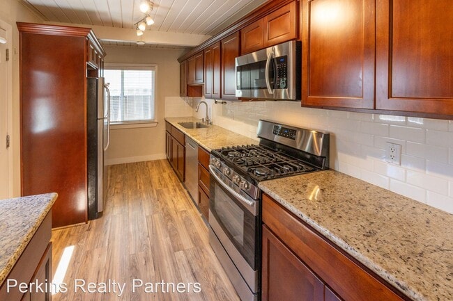 Building Photo - 2 br, 1 bath House - 269 N Livermore Ave