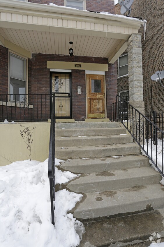 Building Photo - 2812 E 76th St