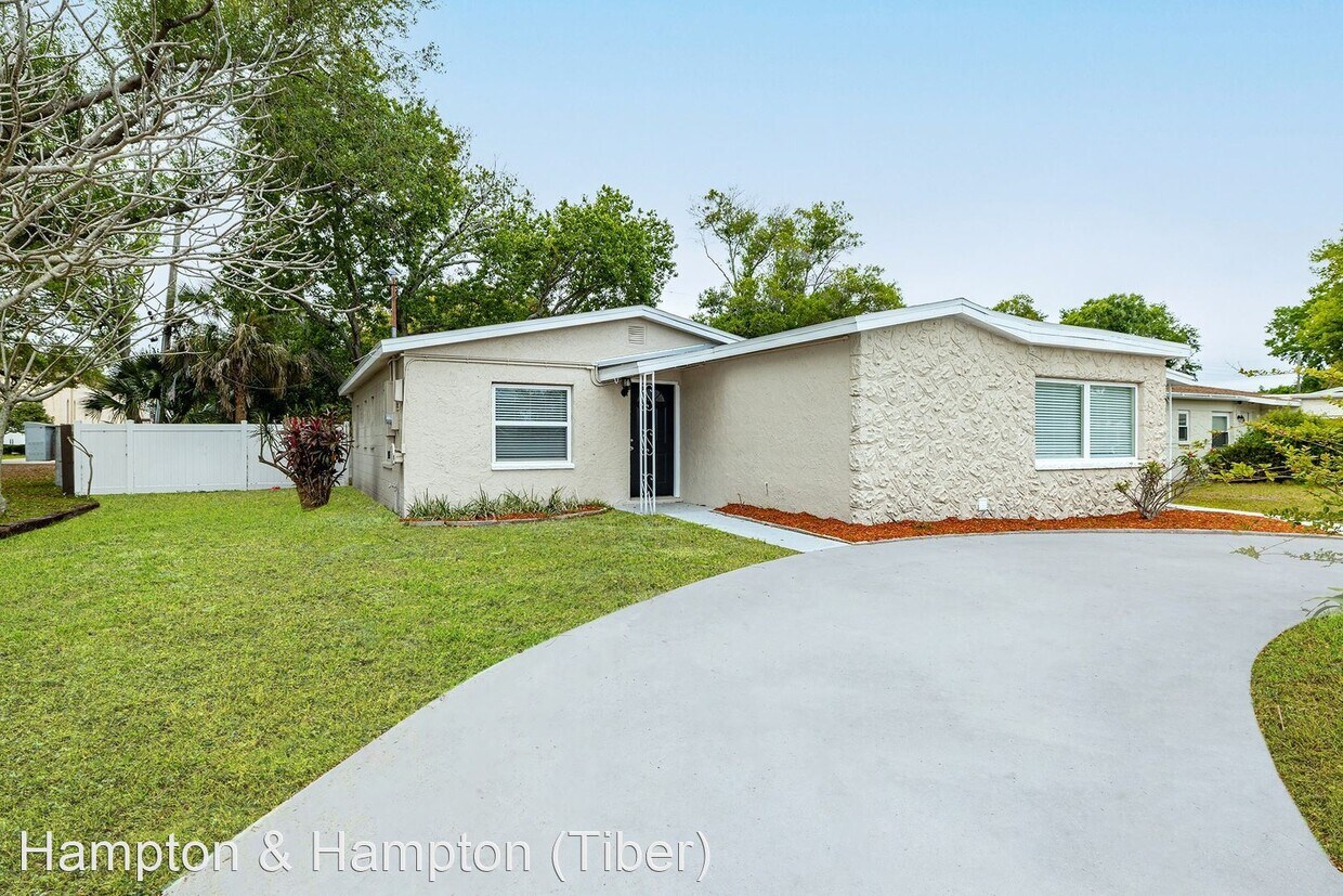Primary Photo - 5 br, 2 bath House - 1496 BELCHER RD S