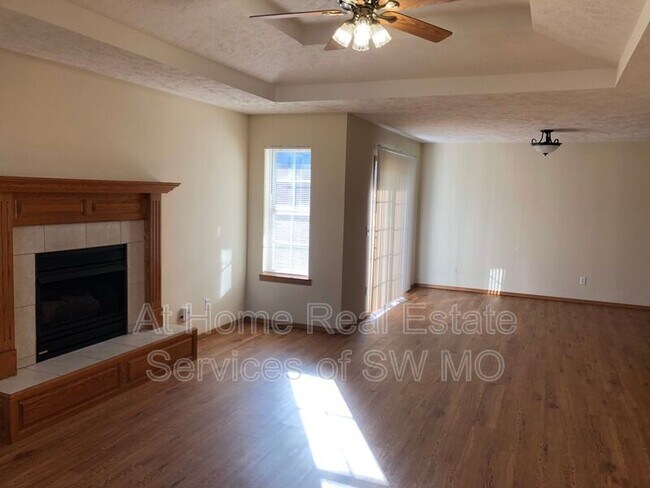 Foto del edificio - 4339 S Farm Rd 125