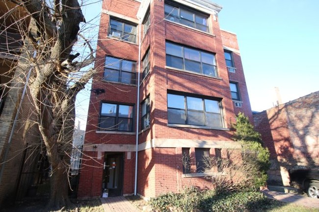 Building Photo - 7628 N Rogers Ave