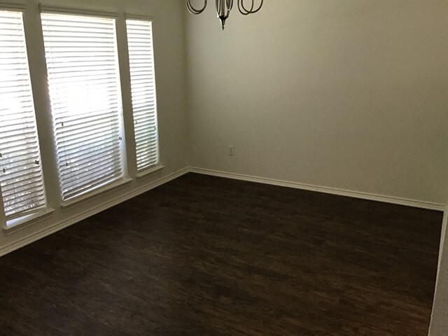 Foto del edificio - 11011 Pierce Valley Dr
