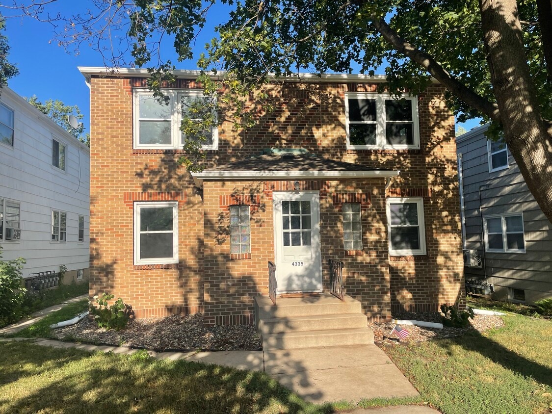 Building Photo - 4335 Cedar Ave S