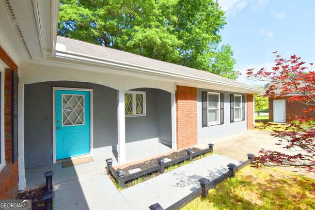 Foto del edificio - 98 Woodvalley Dr