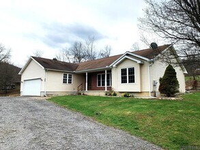 Building Photo - 133 Anderson Ln