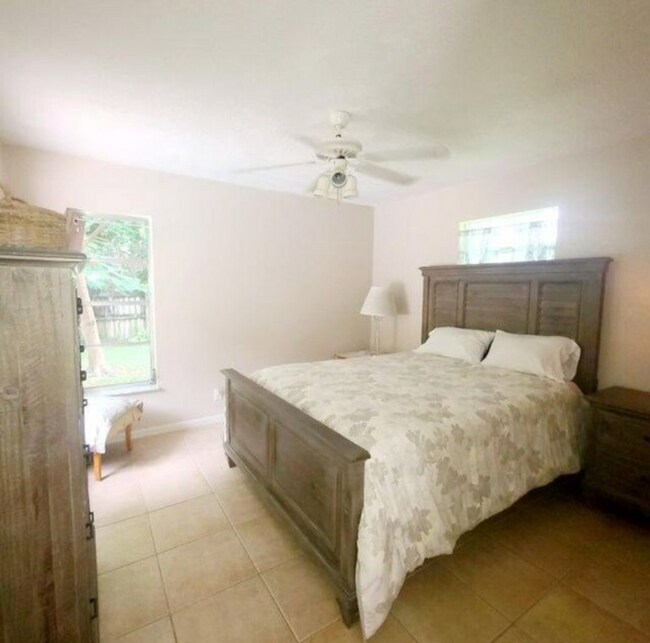 Foto del edificio - 4949 Belvedere Rd