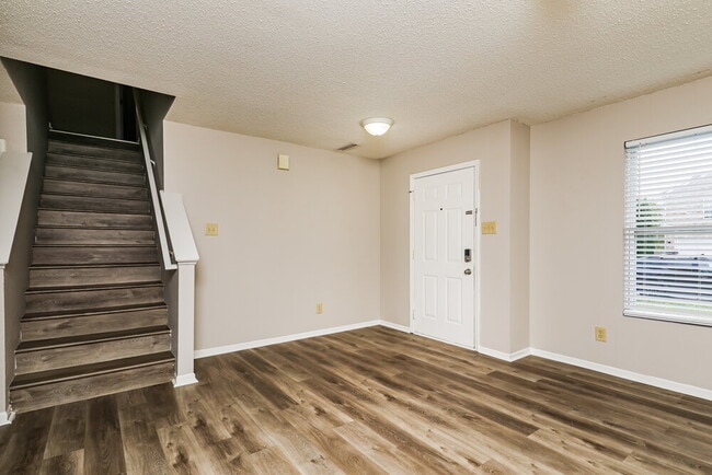 Building Photo - 5660 Grassy Bank Dr