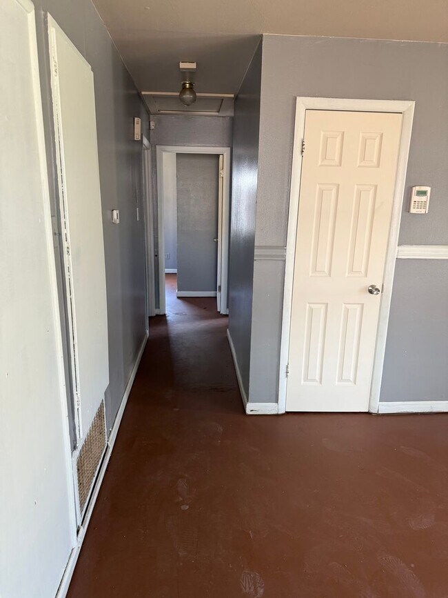 Building Photo - 802 Navaho Trail