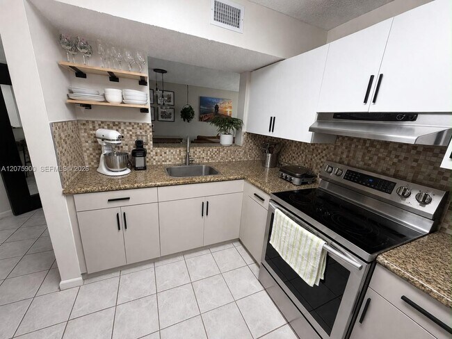Foto del edificio - 1195 NW 125th Ct
