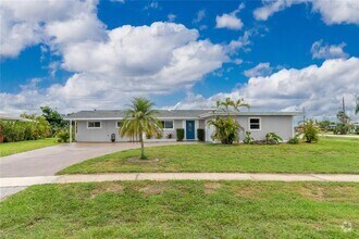 Building Photo - 2324 Hayworth Rd