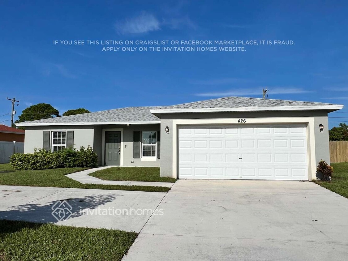 Primary Photo - 426 NW Airoso Blvd