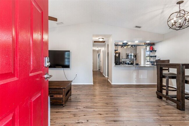 Foto del edificio - 2101 W Cherry St