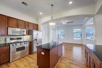 Building Photo - 7539 Highmeadow Dr