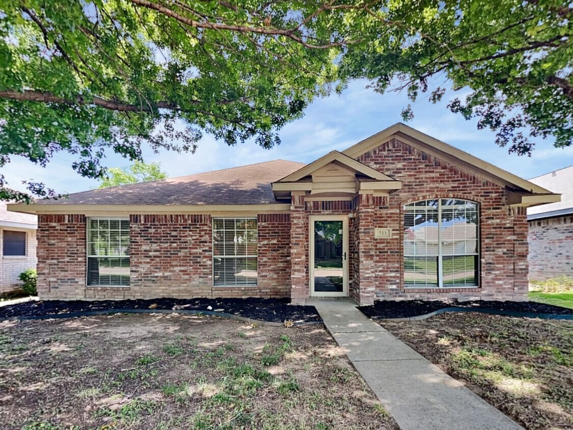 Primary Photo - 723 Catalina Dr