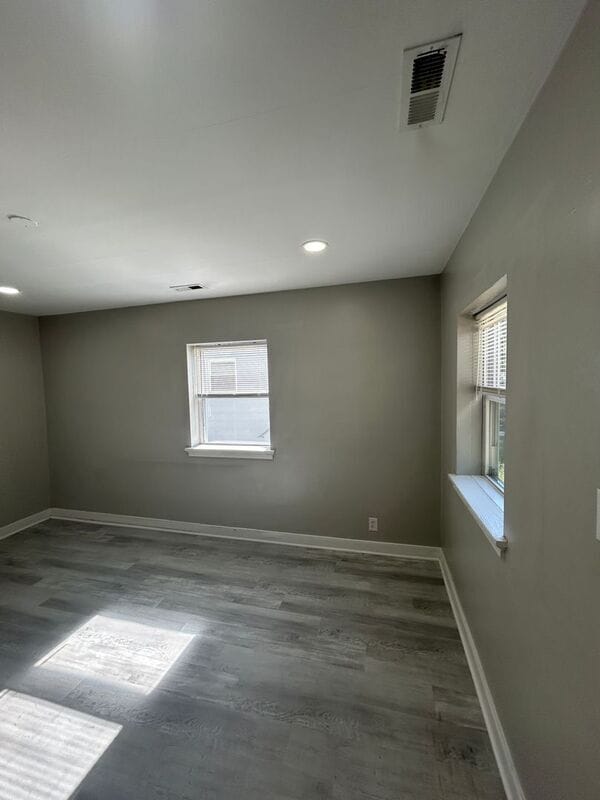 Building Photo - 3425 1st Ave