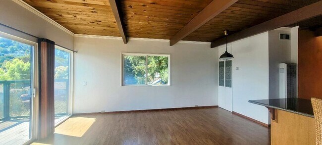 Foto del edificio - 149 Sierra Point Rd