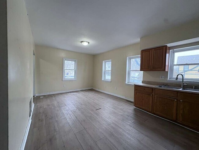 Foto del edificio - 220 Lenox St