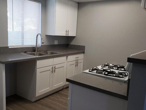 Building Photo - Hacienda Apartments