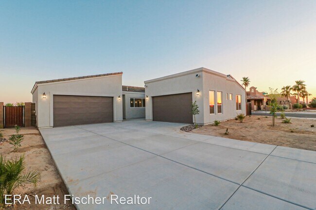 4 Br 2 Bath House 14837 E 47th Ln House For Rent In Yuma Az Apartments Com