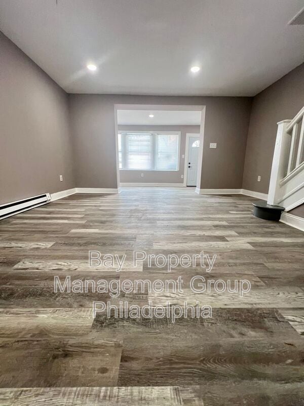 Photo - 2610 Sylmar St House