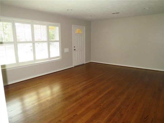 Building Photo - 419 La Salle Dr