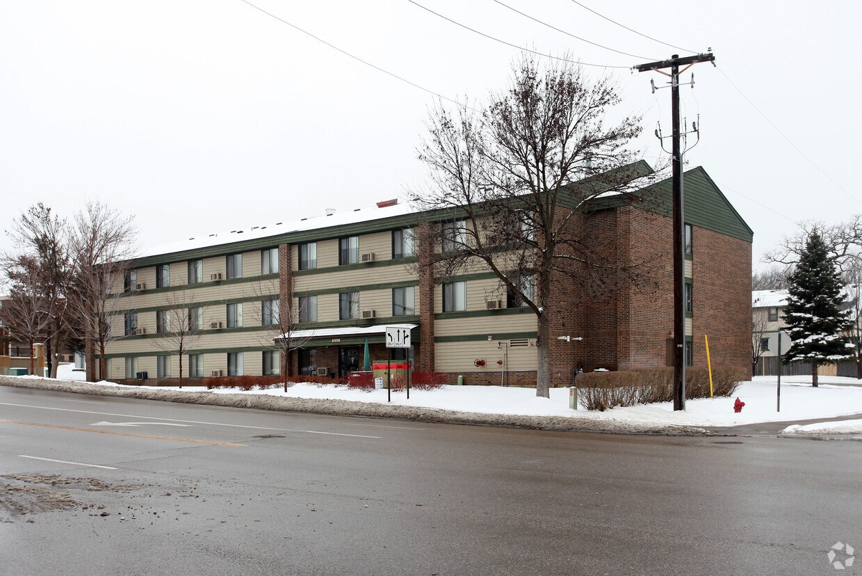 Primary Photo - Cunningham Apartments