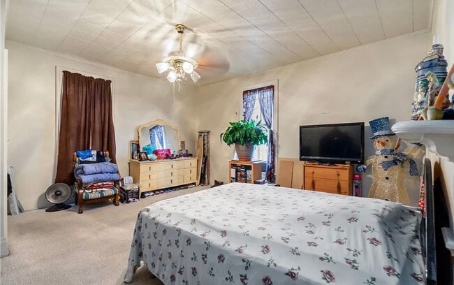 Building Photo - 708 East High St