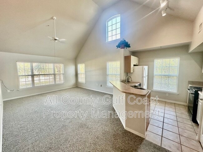 Building Photo - 5631 Rosehill Rd