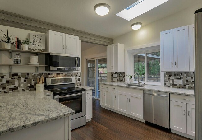 Foto del edificio - 535 Mt Jupiter Dr SW