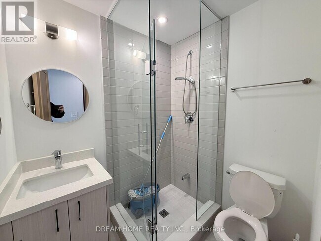 Photo du bâtiment - 3423 Sheppard Ave E