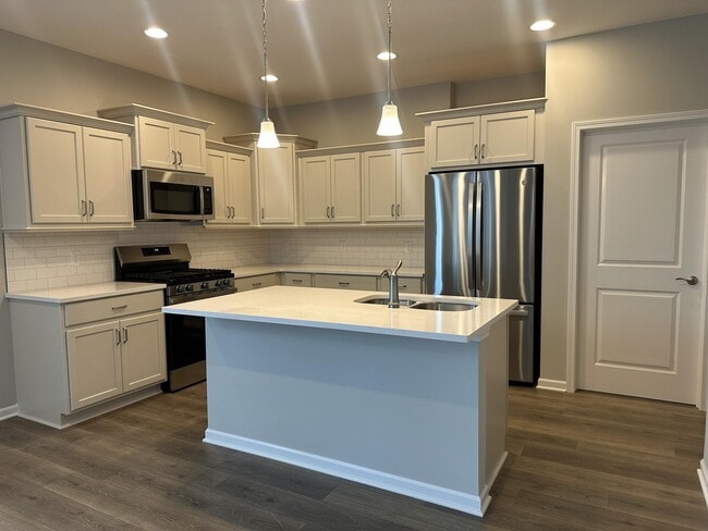 Building Photo - 4493 Marilyn Ct