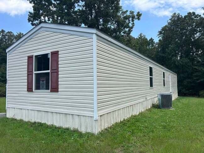 Building Photo - 302 Autumn Ln