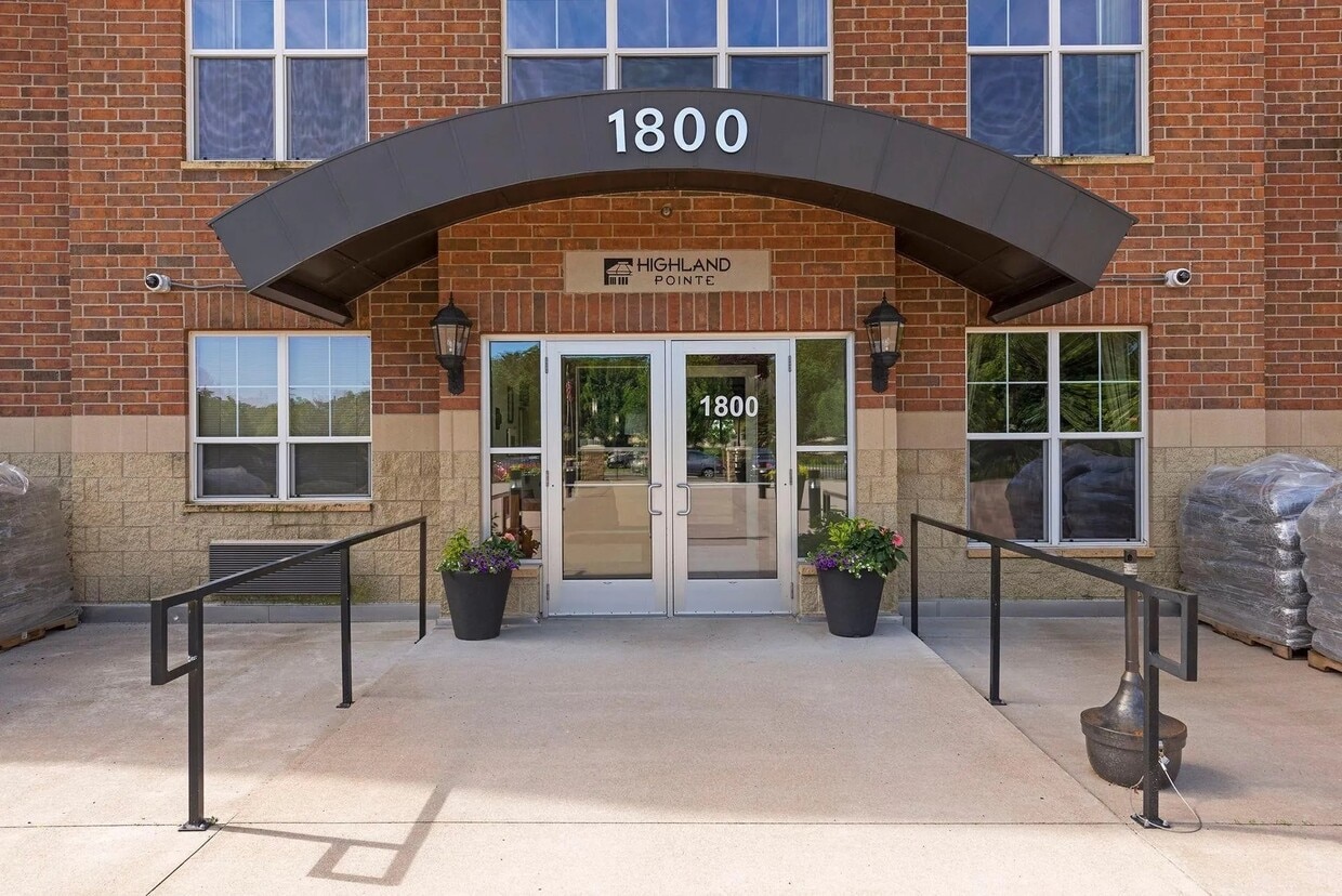 1800 Graham Ave W Unit 225, Saint Paul, MN 55116 Condo for Rent in