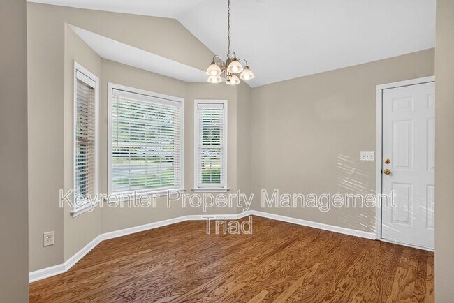 Foto del edificio - 6219 Black Willow Dr