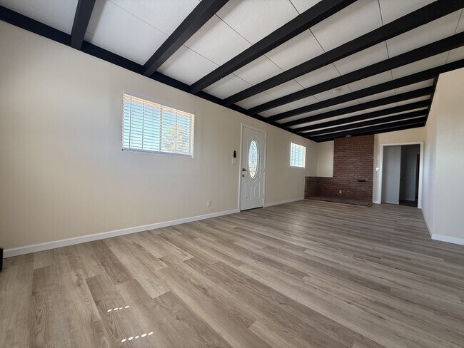 Building Photo - 61576 Aberdeen Dr