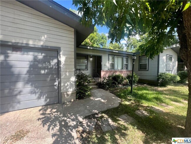 Foto del edificio - 1913 S 41st St