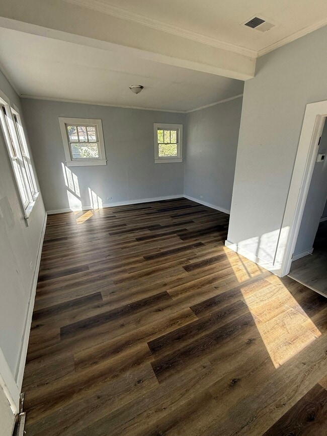 Building Photo - 1070 Arlington St