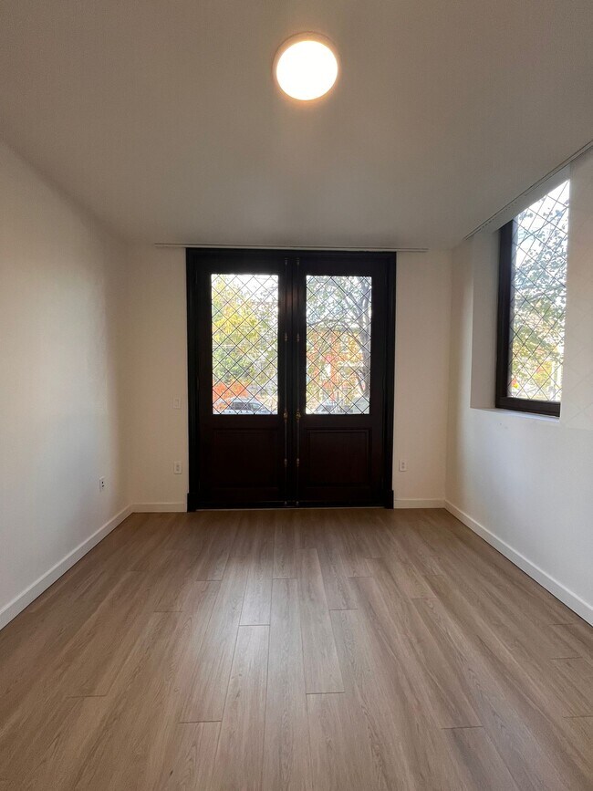 Foto del edificio - 328 Pacific Ave