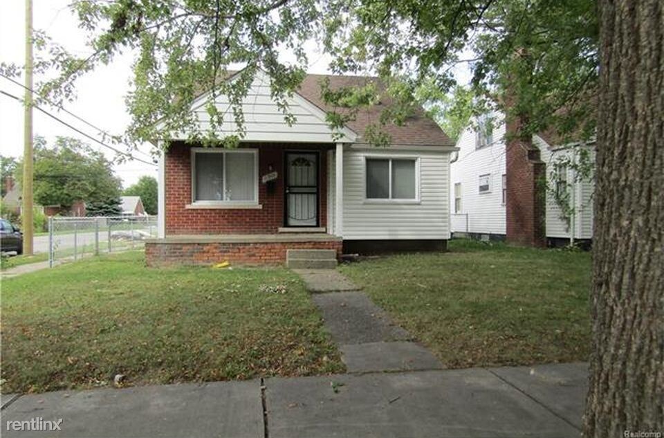 Primary Photo - 11901 Rossiter St