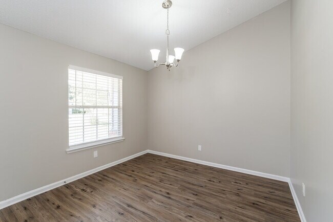 Building Photo - 3479 Shelley Dr